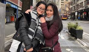 ∙ promo pengguna baru ∙ kurir instan ∙ bebas ongkir ∙ cicilan 0%. Tinggal Di Kanada Gisela Cindy Jarang Minta Uang Ke Gracia Indri Okezone Celebrity