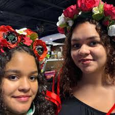 Laura Applewhite's Instagram, Twitter & Facebook