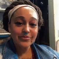 Cecilia Urbina's Instagram, Twitter & Facebook