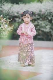blproducts title=rekomendasi kebaya ids=1soj838 22. Mengenali Indonesia Lewat Baju Adat Anak Dan Rekomendasi 8 Baju Adat Anak Yang Menarik Untuk Si Buah Hati