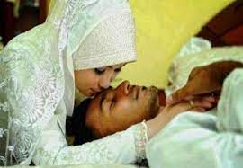 Kebutuhan suami akan hubungan tidak sama dengan istri. Menurut Pandangan Islam Posisi Ini Terbaik Saat Berhubungan Suami Istri