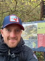 Happy Tuesday to all 🏔️ from a snow ⛄️ filled Wyddfa 🫶🏻 was a bit icey  under feet but another summit reached up LLanberis path for walk 196/200  🎀💖🎀