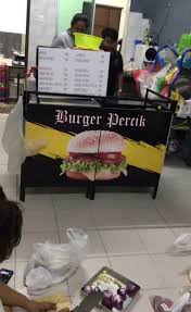 Baca 10 tips dan ulasan dari 97 pengunjung tentang burger. Rare Nak Cari Duit Lebih Punya Hal 4 Gadis Ipoh Siap Set Up Gerai Burger Dalam Rumah Tapi Kenapa Belum Jual Lagi Berasap Habis Berbau Viral Mstar