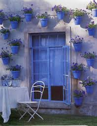 21 idees de decoration de jardin en vieux objets du quotidien decoration jardin bacs de jardin idee de decoration