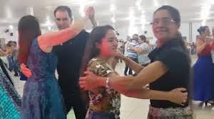 A valsa, é um arranjo sobre um tema do douro litoral, recolhido pelo dr. Download Valdir Pasa Valsa Xote E Outras Mp4 3gp Mp3 Flv Webm Pc Mkv Daily Movies Hub