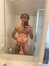 TW Pornstars - HOTGUYZONE-380K. Twitter. Bathroom Selfie. @GWoodlight. 9:16  PM - 28 Mar 2022