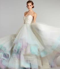 Weitere ideen zu farbige hochzeitskleider, hochzeit, kleider. Dip Dye Farbverlauf Und Co Hochzeitskleid Mal Anders