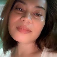 In northern Japan and the forests of China you can see these flowers that  look normal but when they come into contact with water their petals become  transparent. Its name is skeleton