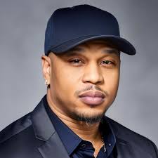 Too Short's brother was sh** and killed while trying to stop robbers at his  store in Oakland. Prayers up to Too Short and his family 😢