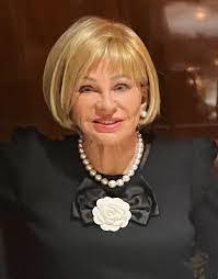 Rose Rosenberg's Instagram, Twitter & Facebook