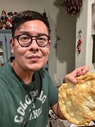 Hi 👋🏼 so I'm from the UK but really wanted to try to make cornbread… has  anyone got a easy recipe and what's best to have it with? Thank you 💖