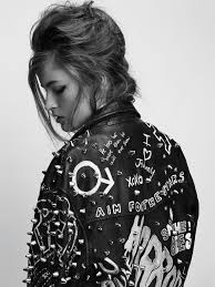 pin van maia espinosa funes op ハードケース オリエン leren jas kleding jas