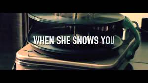 Te desenmascarará cuando haga nevar sobre ti. Danzel Bette Davis Eyes Official Lyrics Video Youtube