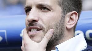 Maybe you would like to learn more about one of these? Rafael Van Der Vaart Soll In Handballerin Estavana Polman Verliebt Sein
