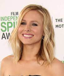 Kristen Bell Medium Straight Golden Blonde Hairstyle With Light Blonde Highlights Medium Hair Styles Medium Short Hair Medium Blonde
