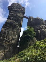Gebote an den externsteinen zur sommersonnenwende. Viel Los Am Hermannsdenkmal Und Den Externsteinen Landesverband Lippe