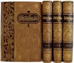 Hij maakt de koppeling naar aandachtspunten. Shakespeares Samtliche Dramatische Werke In Zwolf Banden William Shakespeare Buch Antiquarisch Kaufen A02kfn1l01zzd