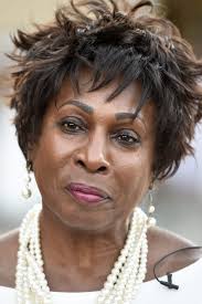 Mourners begin paying last respects to Norman