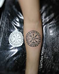 Simbolo Viking Tattoo Tatuagem Lua Cheia Tattoo Facebook Veja mais ideias sobre tatuagem nórdica, tatuagem de runas vikings, tatuagem find celtic dragons sword symbol viking helm stock images in hd and millions of other. simbolo viking tattoo tatuagem