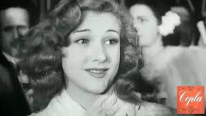 LINA MORGAN EN "UNA DE DOS": "SUPRALIFE LLAMA A SU PUERTA" (Nº4)