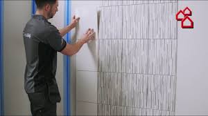 Die Neue Art Fliesen Zu Verlegen Mit Cristalgrip Von Johnson Tiles Bauhaus Tv Youtube Badezimmer Fliesen Fliesen Fliesen Verlegen