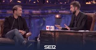 El mítico ciclista toledano acudió al programa de david broncano y sorprendió a todos los presentes con su sentido del humor. Resines Is No Longer The Guest With The Most Money That Has Passed Through La Resistencia Television On Cadena Ser Archyworldys