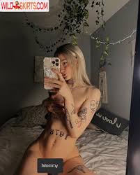 11 hot photos by urinternetgirlfrienddd (known as @urinternetgirlfrienddd)