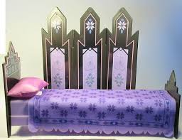 Disney Store Classic Doll Frozen 2 Elsa Bedroom Set Bed Changing Screen Princess Ebay In 2020 Bedroom Set Light Pink Pillows Changing Screen