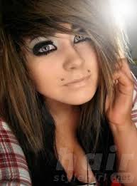 That is a great diy look, but i highly recommend leaving it to the pros! Emo Hairstyles For Girls Latest Popular Emo Girls Haircuts Pictures Hair Style
