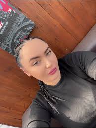 Claudia Allegro Glassons