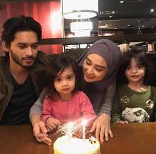 Kekayaan wawa zainal & aeril zafrel dan bagaimana mereka berbelanja hai korang jom kita tengok macamana suami isteri. Rotikaya Comel Belaka Anak Aeril Zafrel Dan Wawa Zainal FeÑ˜sbuk