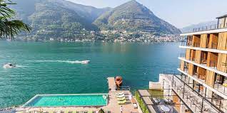 L'hôtel bertran aqua park est situé dans le quartier historique de lloret de mar, à 450m de la plage. Un Hotel D Architecte Sur Le Lac De Come Le Point