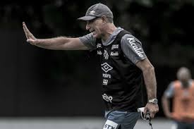 Holan de argentina es el no está clasificado en el ranking mundial de entrenador de fútbol de esta semana (01 mar. Santos Line Up With The Starters Ariel Holan Finishes Preparing For The Debut Saint
