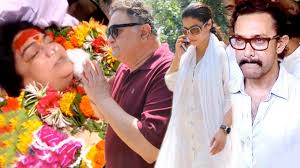 Мир индийского кино • болливуд • bollywood. Full Video Bollywood Celebs Attend Reema Lagoo S Funeral Youtube