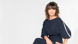 Puis, pendant l'été 2002, faustine bollaert devient chroniqueuse sur france 3 dans l'émission côté vacances. La Boite A Secrets La Nouvelle Emission De Faustine Bollaert Sur France 3 Video Stars Actu