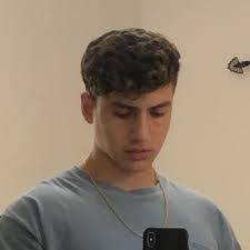 Xavier Munoz's Instagram, Twitter & Facebook