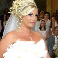 Alors qu'elle a fait rire la france entière en exécutant de périlleux grand écarts dans 4 mariages pour une lune de miel, sandy est aujourd'hui acc. 4 Mariages Pour 1 Lune De Miel Lydia Violemment Lynchee Sur Twitter Purebreak
