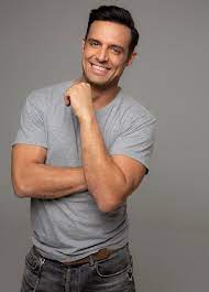 Ο σάββας πούμπουρας, πού είναι αρκετά ενεργός στα social media, ανάρτησε ένα βίντεο μέσα από το οποίο έθιγε το θέμα της ανεργίας. U9ayrkg T0mtcm