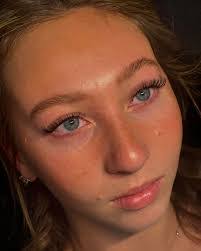 Lillian Haley's Instagram, Twitter & Facebook