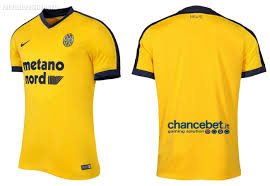 Fifa 19 hellas verona attackers. Hellas Verona 2017 18 Nike Home Away And Third Kits Football Fashion