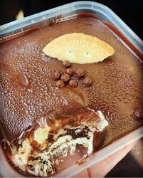 Ketahui bagaimana untuk menghasilkan kek coklat yang sedap untuk tetamu, keluarga ataupun untuk perniagaan dari. Batik Indulgence Kek Viral Azlina Ina Food Drinks Baked Goods On Carousell
