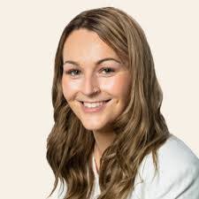 Samantha Winder's Instagram, Twitter & Facebook