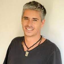 Born 18 may 1980), nicknamed ruso (spanish for russian), is a retired uruguayan professional footballer who played as a defensive midfielder. Diego Perez On Twitter Http T Co Cddffh8j Mundosopuestos2