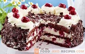 Kuchen Schwarzwald Nach Klassischen Rezepturen Deutscher Konditoren Verschiedene Versionen Des Kuchens Schwarzwald Mit Kase Sahne Kirsche