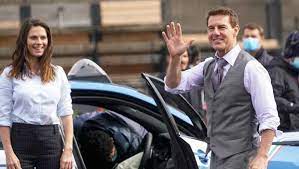Tom cruise, hayley atwell and others bring star power to wimbledon 2021 tom cruise and two of his mission: Kenalin Hayley Atwell Yang Buat Tom Cruise Puber Kedua