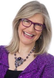 Alumni: Lois Barth '12: Finding Her Courage to Sparkle