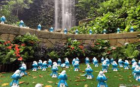 Jurong bird park is asia's largest bird park! Egg Hunting At Smurfs Lost Village At Jurong Bird Park Little Day Out