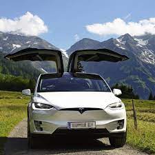 Tesla model x i рестайлинг long range. Tesla Model X Elektro Suv Mit Flugelturen Adac