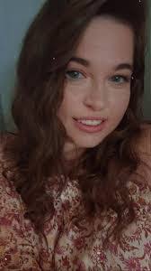 Tori Holbrook's Instagram, Twitter & Facebook