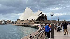 Sydney is again on high alert for covid after four new cases were announced on thursday, spanning from vaucluse in the city's east to castle hill in the north west. Berbulan Bulan Beraktivitas Relatif Normal Sydney Laporkan Klaster Baru Covid 19 Global Liputan6 Com